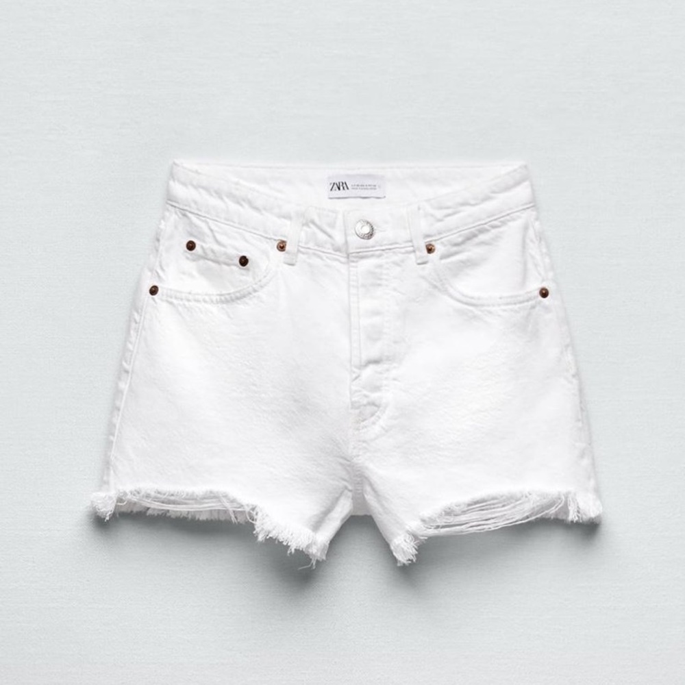 Zara women’s white shorts